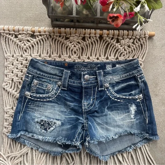 Miss Me Jean Shorts Size 24 - Picture 2 of 5